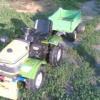 Big Mega nagyméretü lábhajtású gyermek traktor és Mega Trailer pótkocsi.